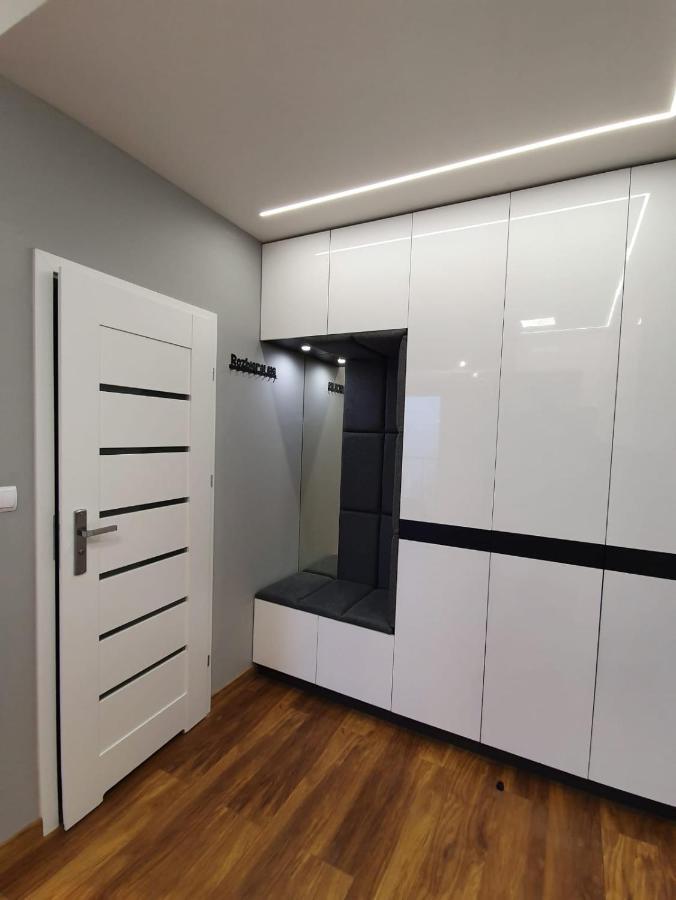 Nowe Apartamenty Ilawa Odnowiciela Z Klimatyzacja מראה חיצוני תמונה