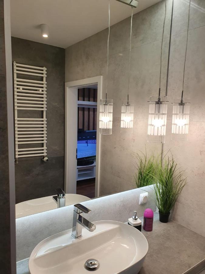 Nowe Apartamenty Ilawa Odnowiciela Z Klimatyzacja מראה חיצוני תמונה